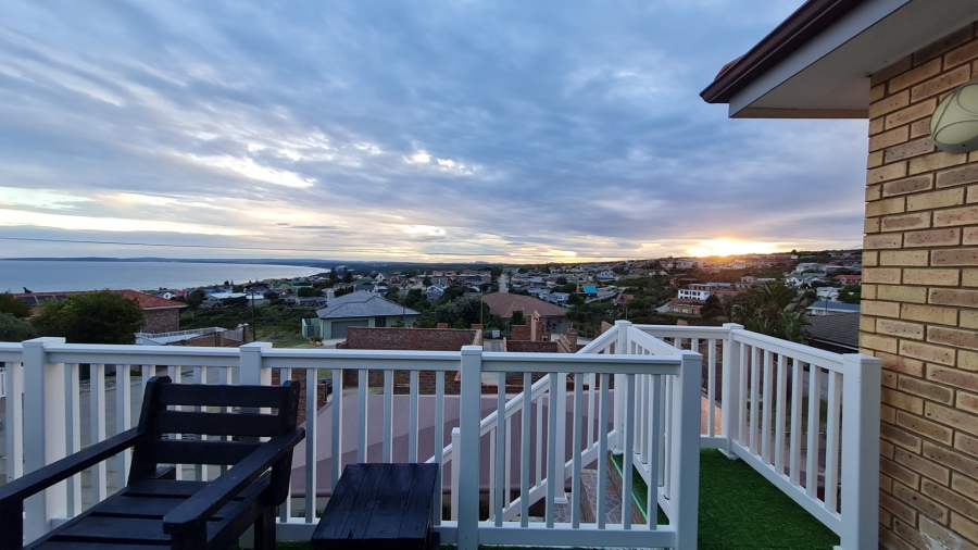 4 Bedroom Property for Sale in Dana Bay Western Cape